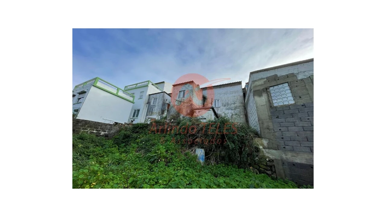 Moradia T2 para Venda em Praia da Vitoria (Santa Cruz) Foto 9