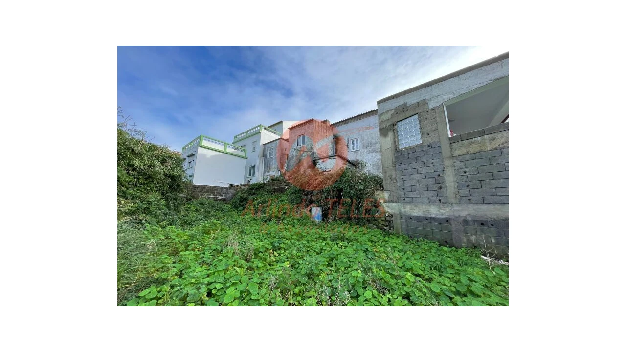 Moradia T2 para Venda em Praia da Vitoria (Santa Cruz) Foto 11