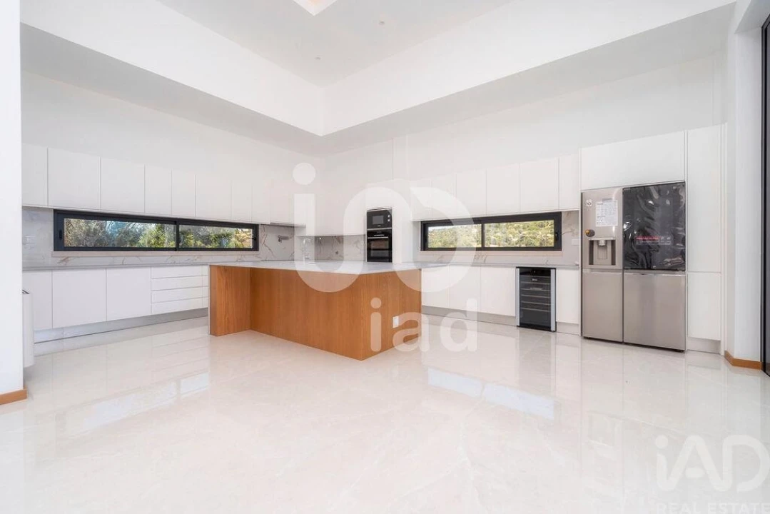 Moradia T4 para Venda em Loule (São Sebastião) Foto 10