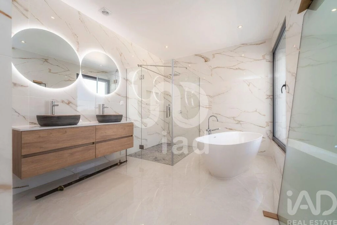 Moradia T4 para Venda em Loule (São Sebastião) Foto 22