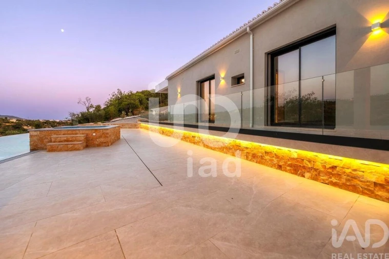 Moradia T4 para Venda em Loule (São Sebastião) Foto 4