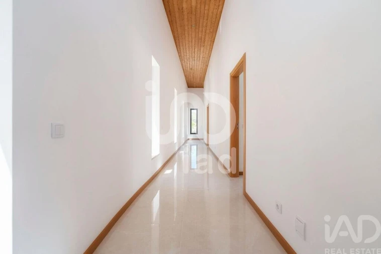 Moradia T4 para Venda em Loule (São Sebastião) Foto 12