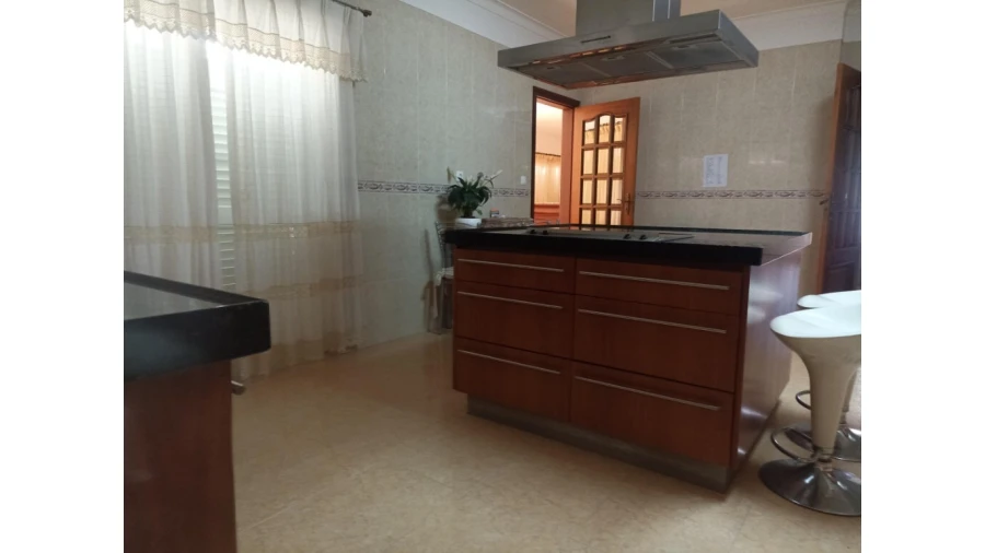 Moradia T4 para Venda em São João das Lampas e Terrugem Foto 4
