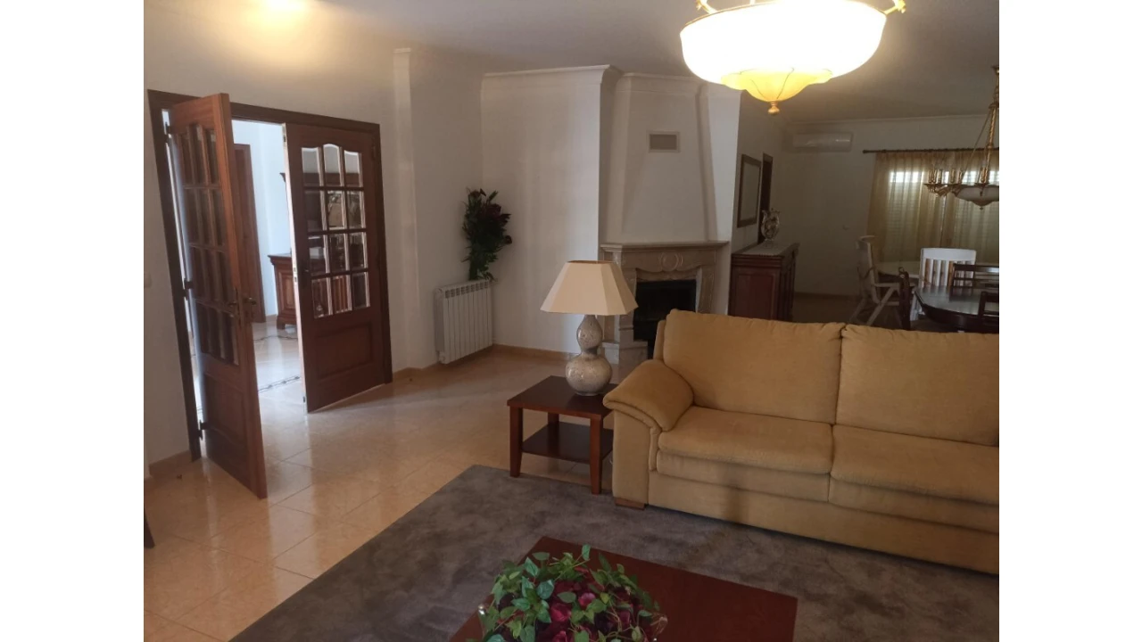 Moradia T4 para Venda em São João das Lampas e Terrugem Foto 6