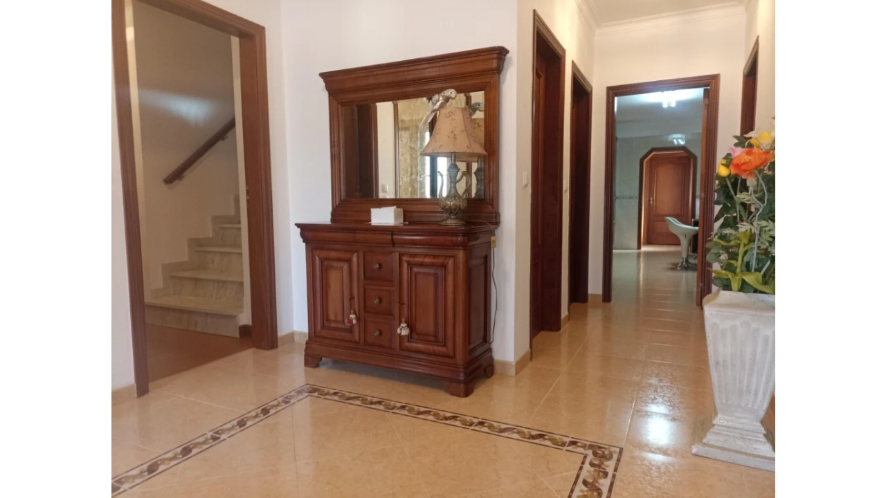 Moradia T4 para Venda em São João das Lampas e Terrugem Foto 12