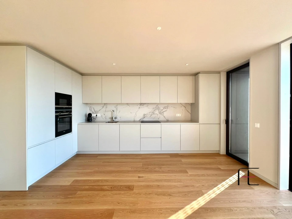 Apartamento T3 para Venda em Santa Marinha e São Pedro da Afurada Foto 2