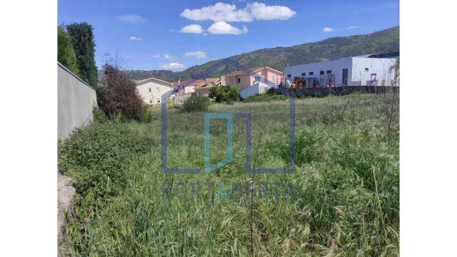 Terreno para Venda em Vilar de Nantes Foto 3