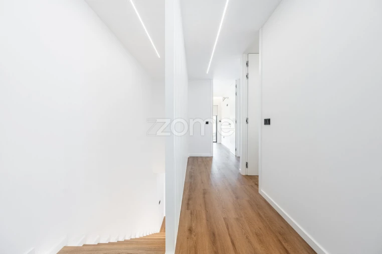 Moradia T3 para Venda em Cidade da Maia Foto 17