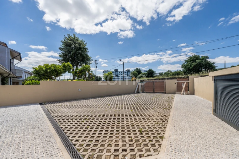 Moradia T3 para Venda em Cidade da Maia Foto 3