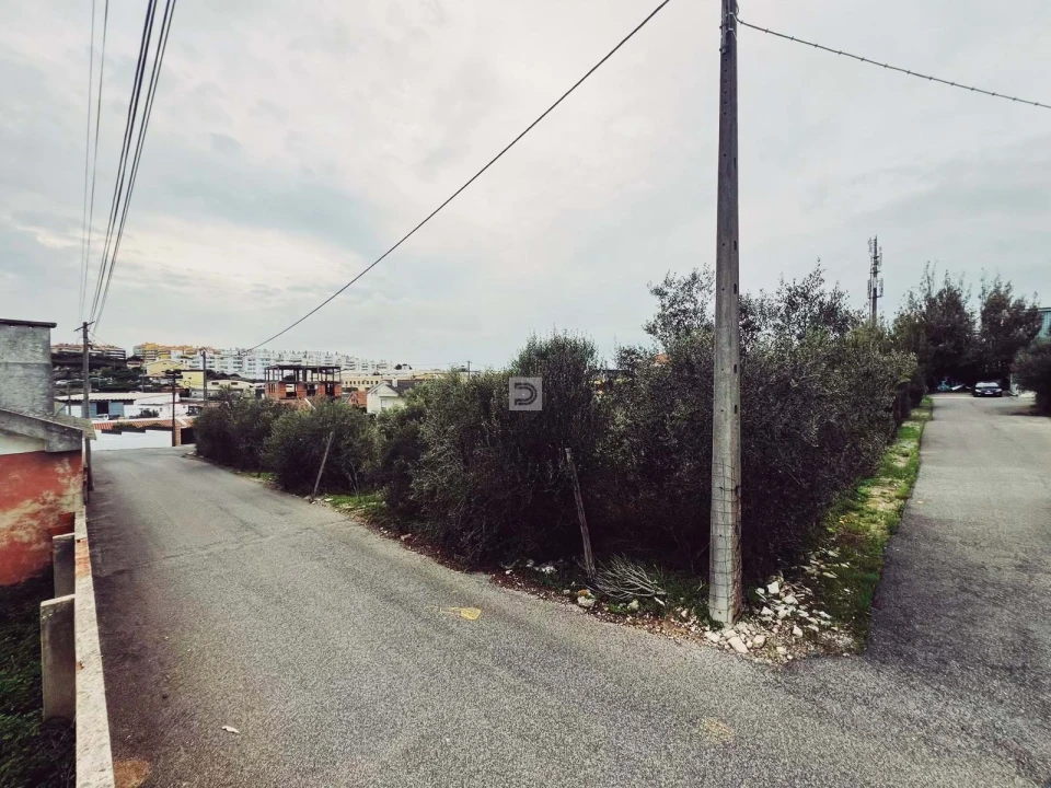 Terreno para Venda em São Domingos de Rana Foto 3