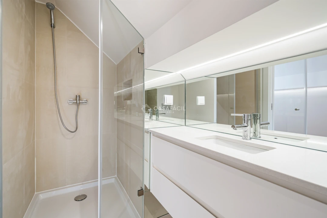 Apartamento T4 para Venda em Alcochete Foto 32