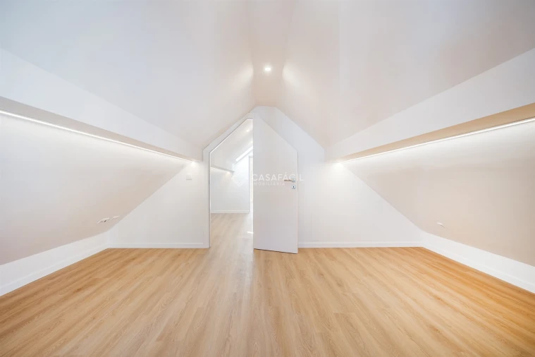 Apartamento T4 para Venda em Alcochete Foto 14
