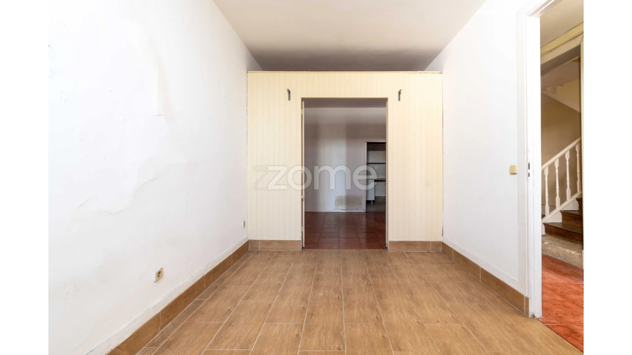 Moradia T6 para Venda em Paranhos Foto 48