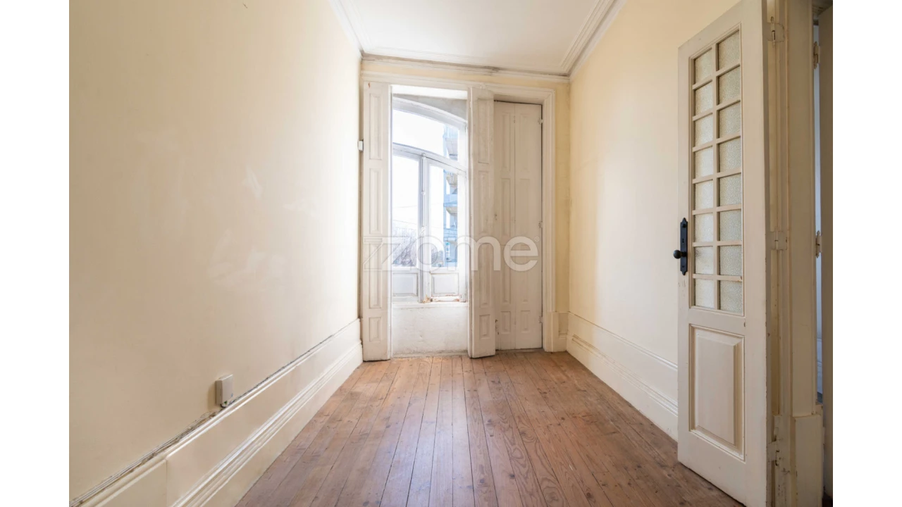 Moradia T6 para Venda em Paranhos Foto 9