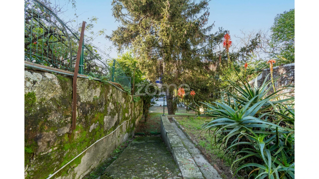 Moradia T6 para Venda em Paranhos Foto 64