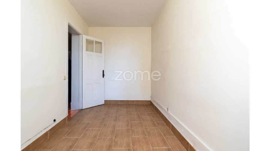 Moradia T6 para Venda em Paranhos Foto 50