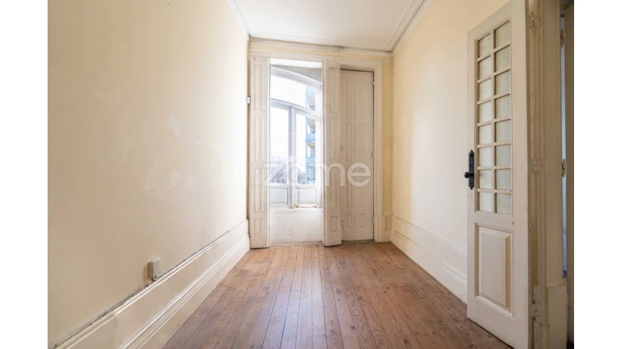 Moradia T6 para Venda em Paranhos Foto 9