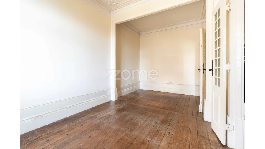 Moradia T6 para Venda em Paranhos Foto 11