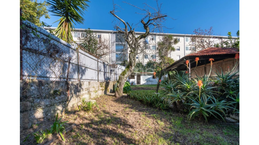 Moradia T6 para Venda em Paranhos Foto 59