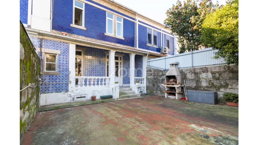 Moradia T6 para Venda em Paranhos Foto 24