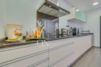 Apartamento T4 para Venda em Funchal (São Pedro)