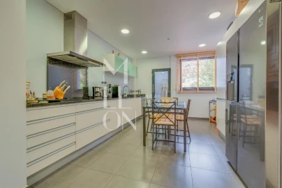 Apartamento T4 para Venda em Funchal (São Pedro)