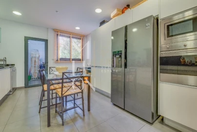 Apartamento T4 para Venda em Funchal (São Pedro)