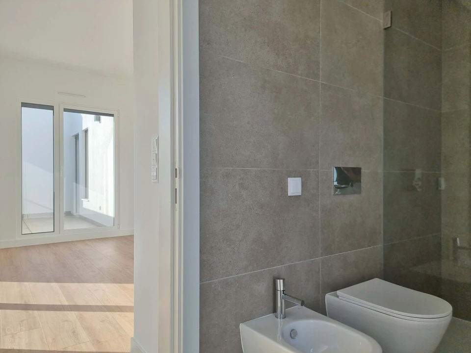 Moradia T4 para Arrendamento em Charneca de Caparica e Sobreda Foto 28