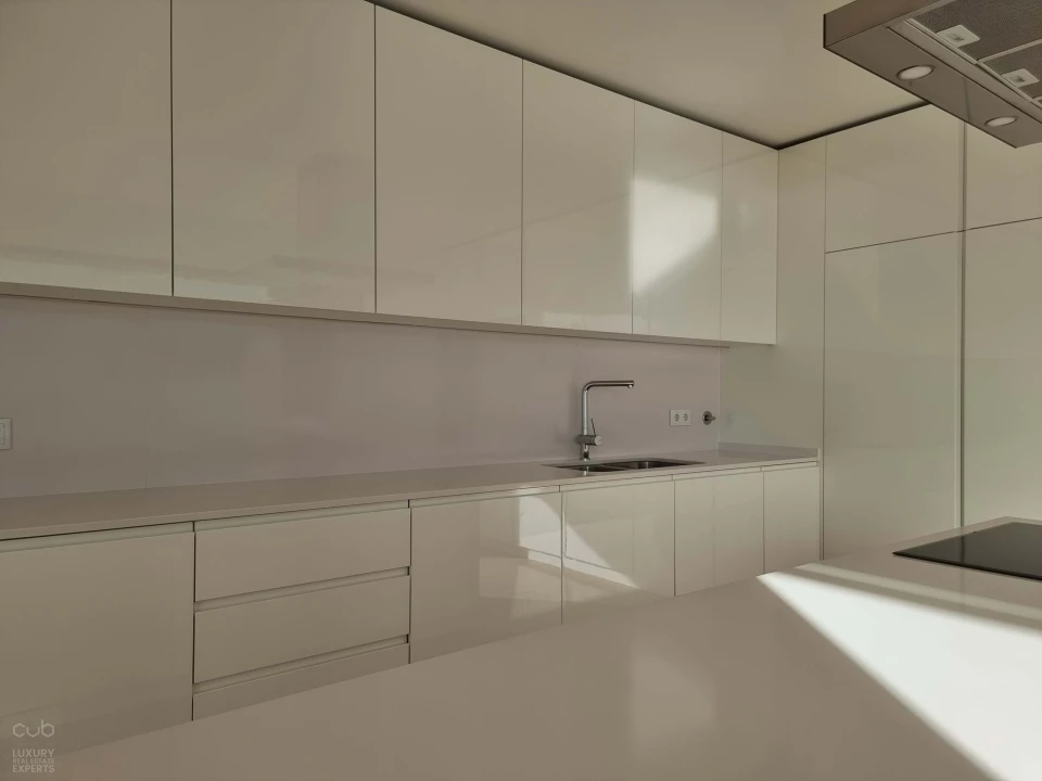 Moradia T4 para Arrendamento em Charneca de Caparica e Sobreda Foto 13