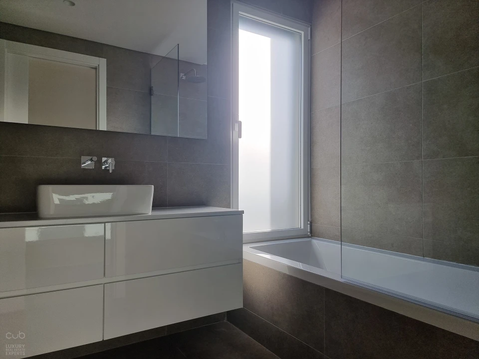 Moradia T4 para Arrendamento em Charneca de Caparica e Sobreda Foto 33