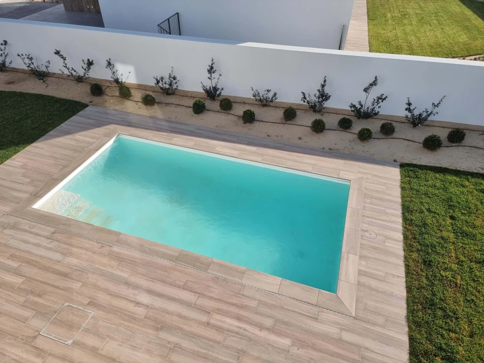 Moradia T4 para Arrendamento em Charneca de Caparica e Sobreda Foto 35