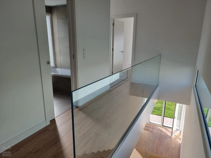 Moradia T4 para Arrendamento em Charneca de Caparica e Sobreda Foto 31