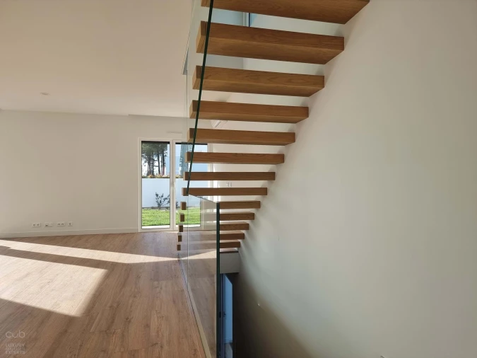 Moradia T4 para Arrendamento em Charneca de Caparica e Sobreda Foto 11