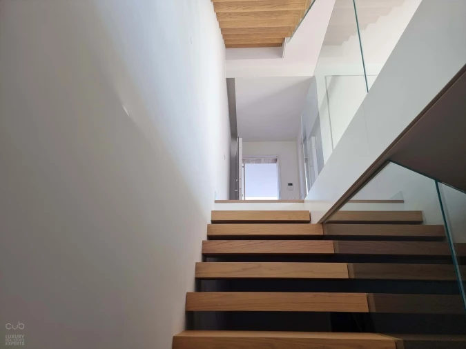 Moradia T4 para Arrendamento em Charneca de Caparica e Sobreda Foto 8