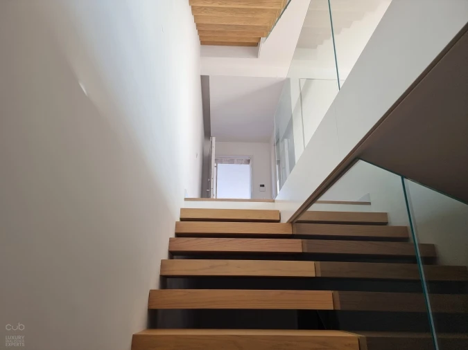 Moradia T4 para Arrendamento em Charneca de Caparica e Sobreda Foto 9