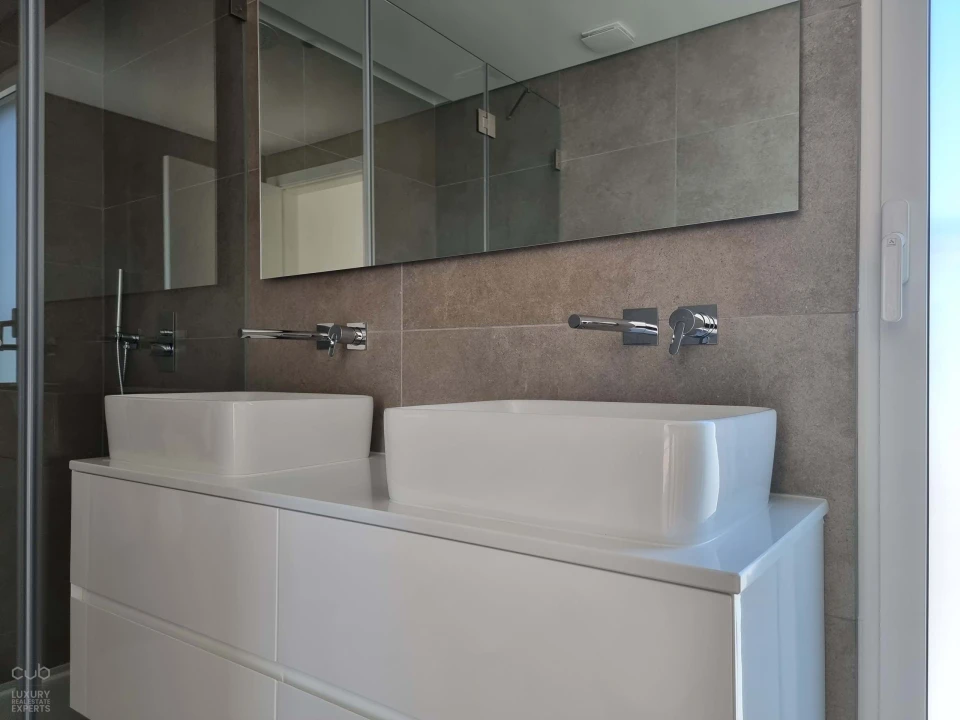 Moradia T4 para Arrendamento em Charneca de Caparica e Sobreda Foto 29