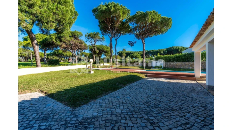 Moradia T3 para Venda em Quarteira Foto 7