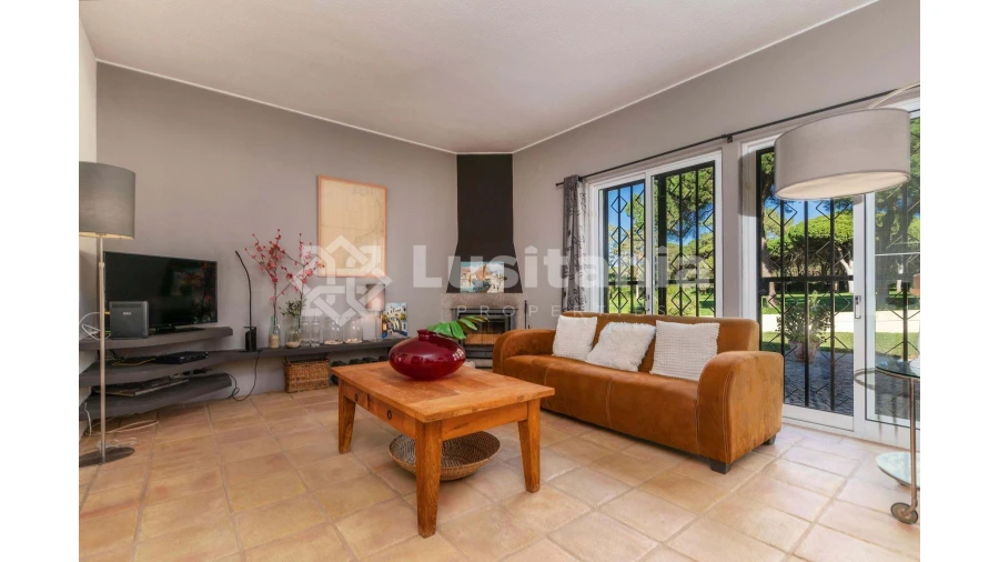 Moradia T3 para Venda em Quarteira Foto 9