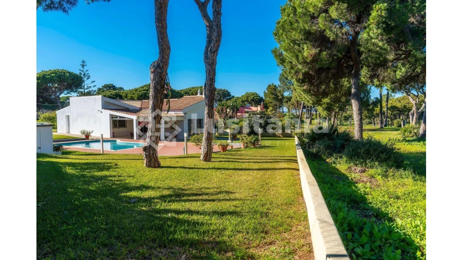 Moradia T3 para Venda em Quarteira Foto 3