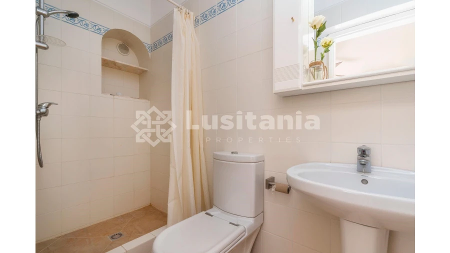 Moradia T3 para Venda em Quarteira Foto 31