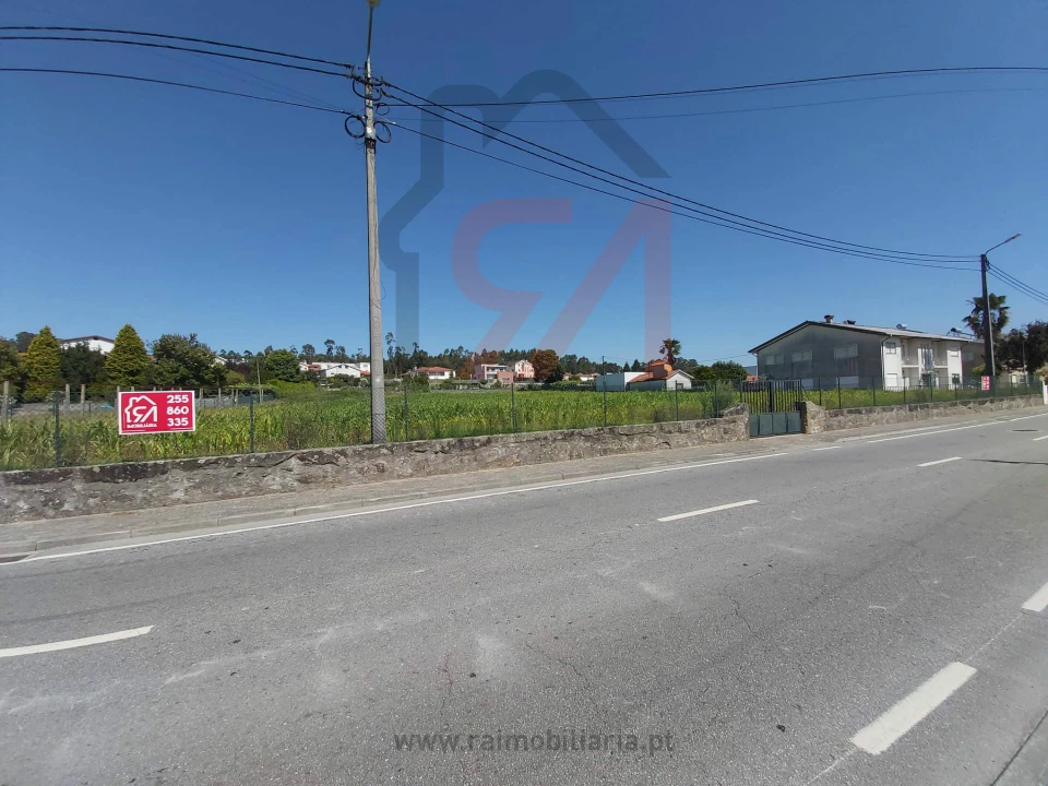 Terreno para Venda em Carvalhosa Foto 1