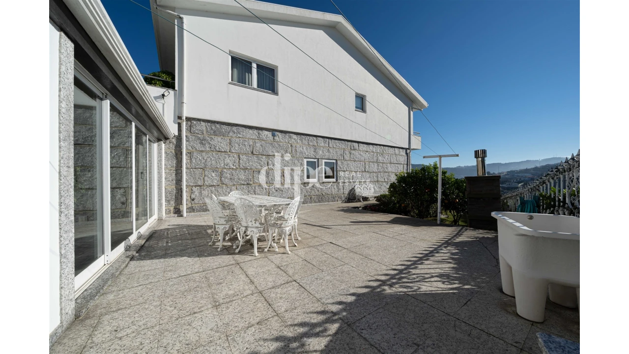 Moradia T4 para Venda em Selho São Lourenço e Gominhães Foto 34