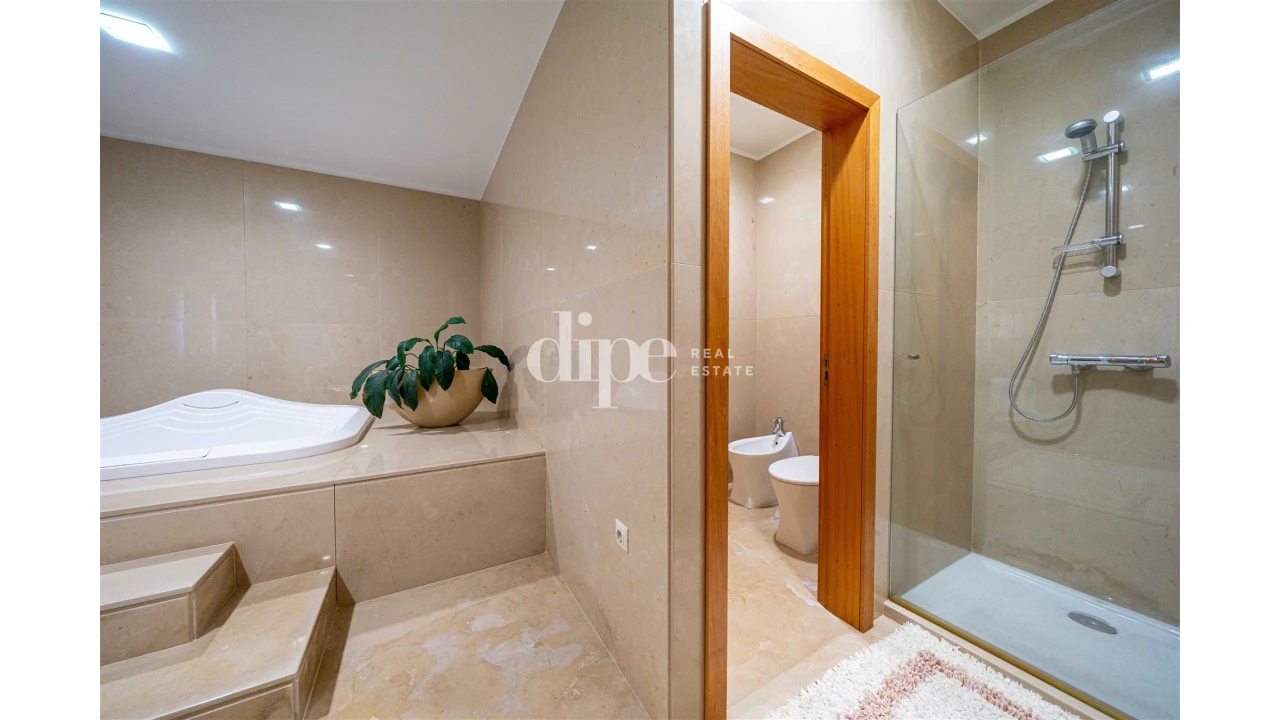 Moradia T4 para Venda em Selho São Lourenço e Gominhães Foto 19