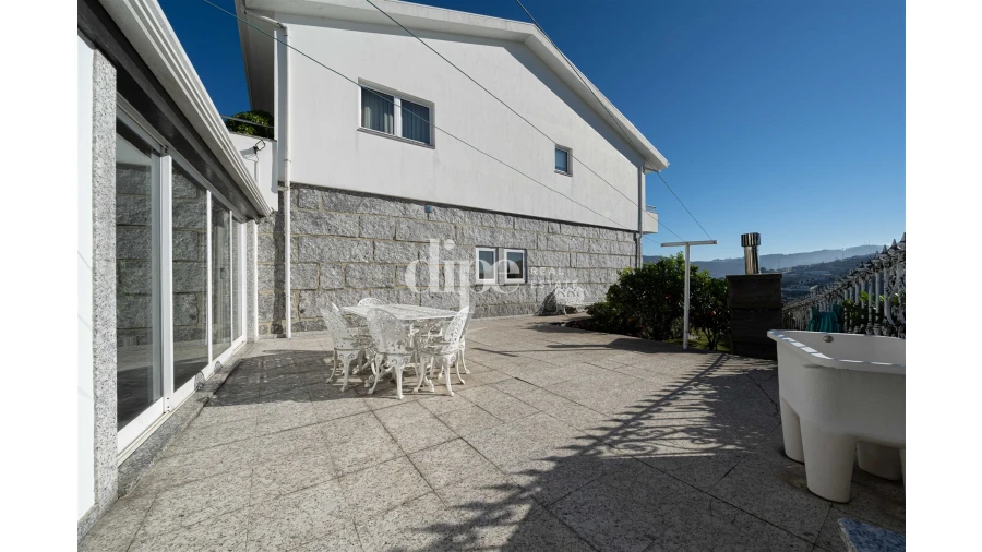 Moradia T4 para Venda em Selho São Lourenço e Gominhães Foto 34