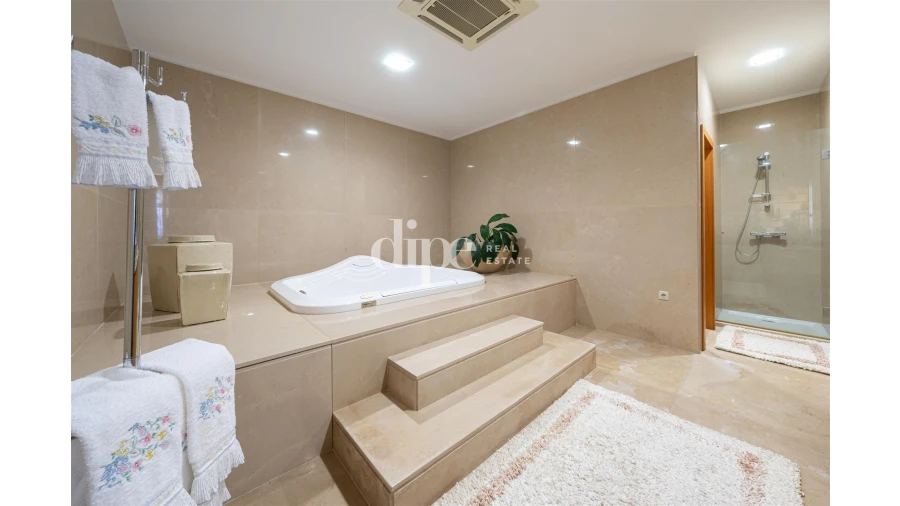 Moradia T4 para Venda em Selho São Lourenço e Gominhães Foto 18