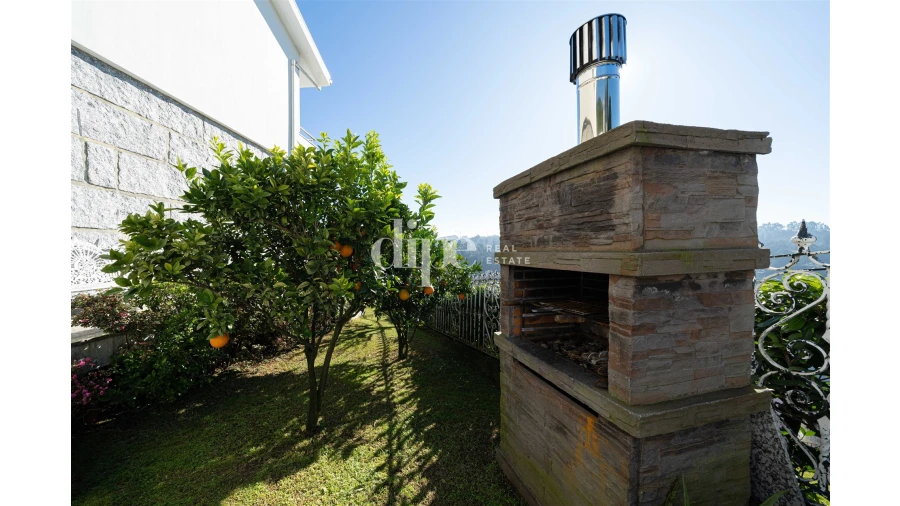 Moradia T4 para Venda em Selho São Lourenço e Gominhães Foto 30