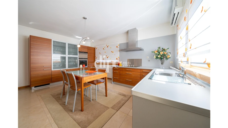 Moradia T4 para Venda em Selho São Lourenço e Gominhães Foto 14