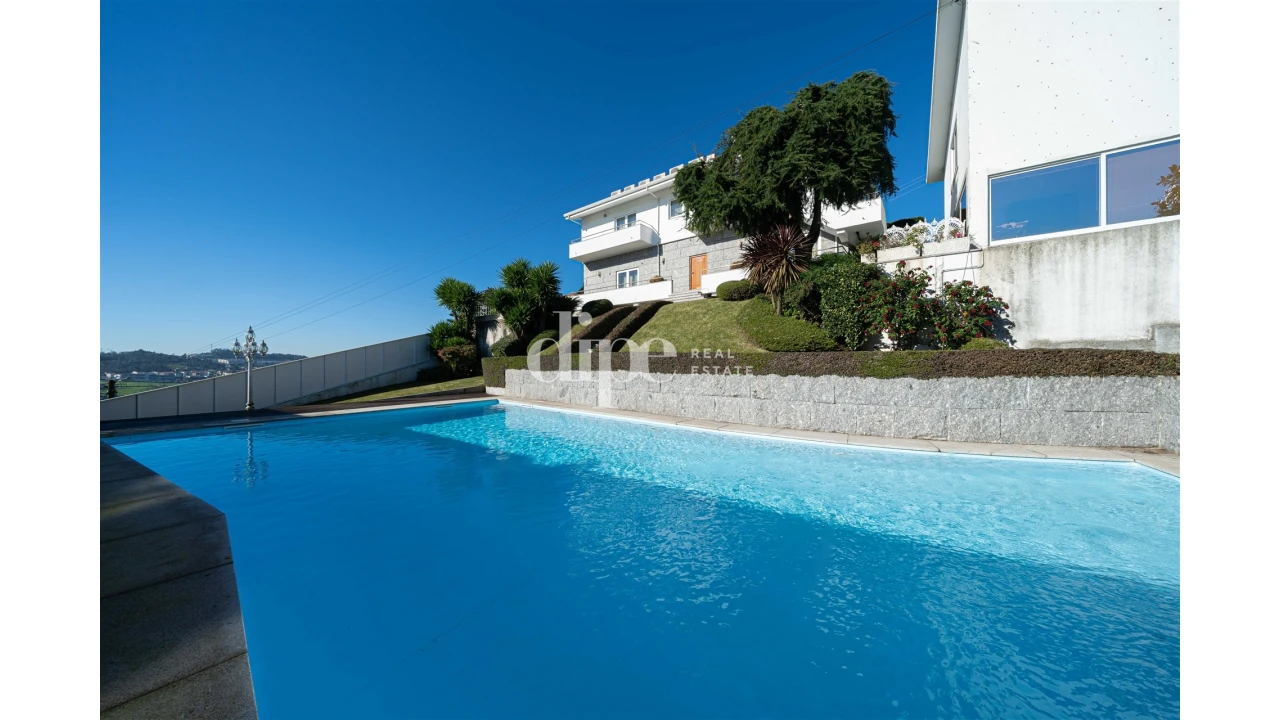 Moradia T4 para Venda em Selho São Lourenço e Gominhães Foto 1