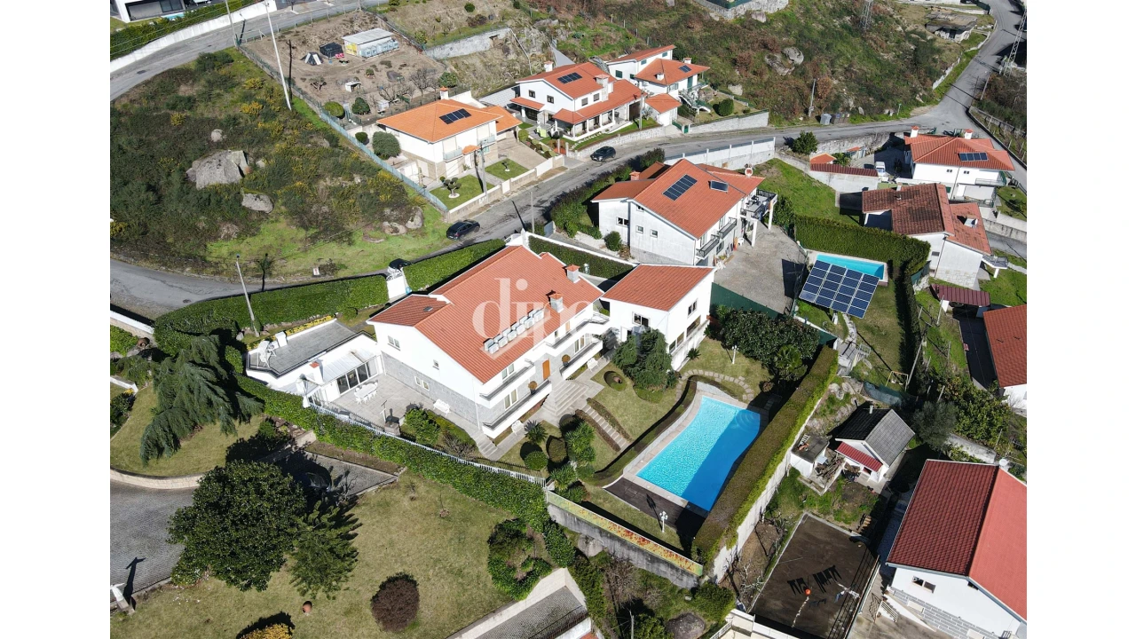 Moradia T4 para Venda em Selho São Lourenço e Gominhães Foto 36