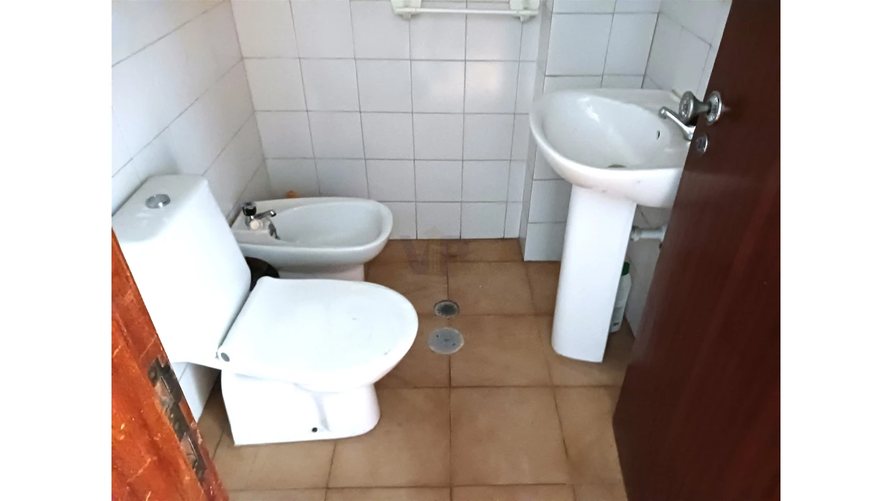 Loja para Arrendamento em Aguas Santas Foto 7